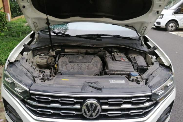 Used Volkswagen Tayron 2019 330TSI Two-Wheel Drive Luxury Model China VI Standard Engine Bay