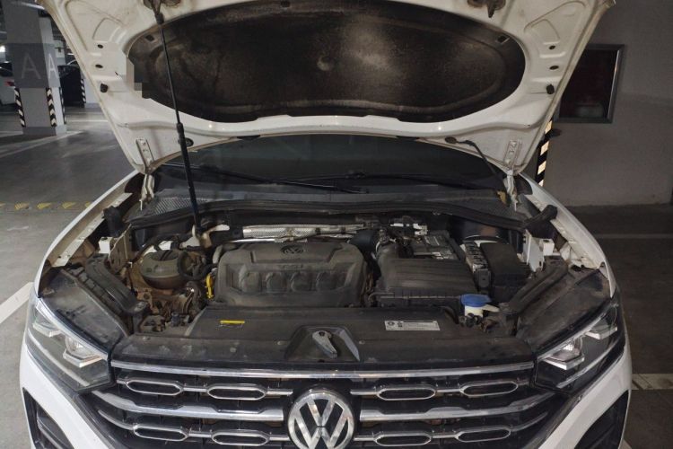 Used Volkswagen Tayron 2019 330TSI Two-Wheel Drive Luxury Model China VI Standard Engine Bay