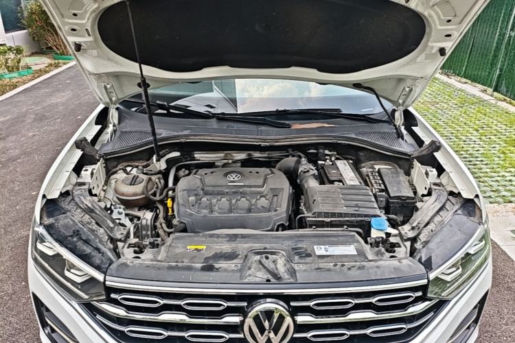 Used Volkswagen Tayron 2019 330TSI Two-Wheel Drive Luxury Model China VI Standard Engine Bay