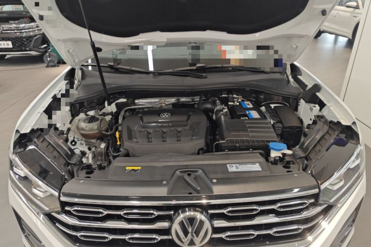 Used Volkswagen Tayron 2019 330TSI Two-Wheel Drive Luxury Model China VI Standard Engine Bay