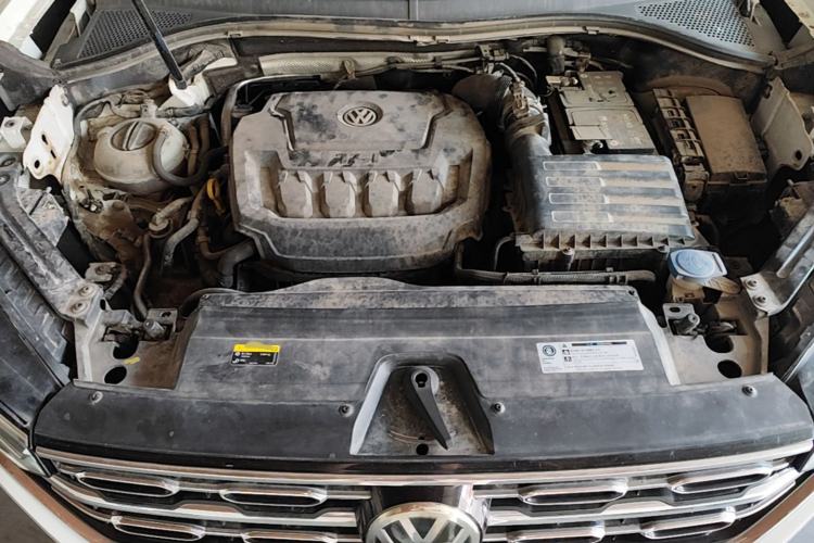 Used Volkswagen Tayron 2019 330TSI Two-Wheel-Drive Luxury Version China V Emission Standard Engine Bay
