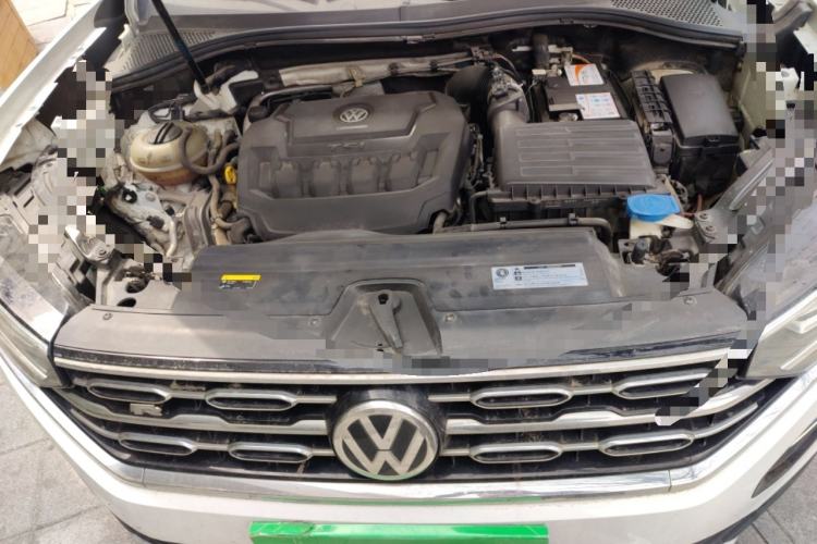 Used Volkswagen Tayron 2019 330TSI Two-Wheel-Drive Luxury Version China V Emission Standard Engine Bay
