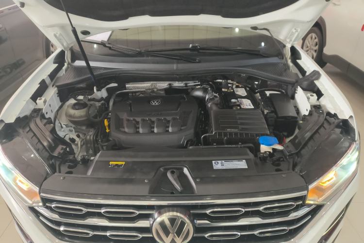 Used Volkswagen Tayron 2019 330TSI Two-Wheel Drive Luxury Model China VI Standard Engine Bay