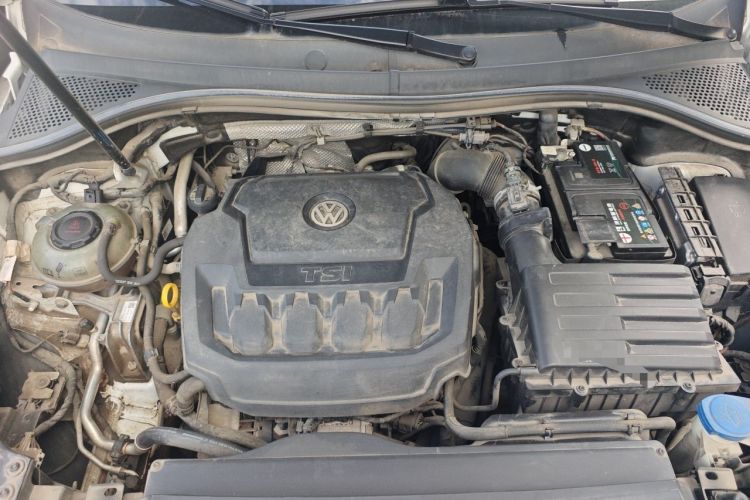 Used Volkswagen Tayron 2019 330TSI Two-Wheel Drive Luxury Model China VI Standard Engine Bay