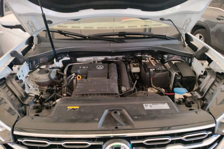 Used Volkswagen Tayron 2019 Teramont Edition 280TSI Two-Wheel Drive Luxury Model China VI Standard Engine Bay