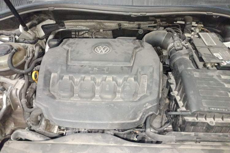 Used Volkswagen Tayron 2019 330TSI Two-Wheel Drive Luxury Model China VI Standard Engine Bay