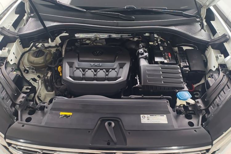 Used Volkswagen Tayron 2019 330TSI Two-Wheel Drive Luxury Model China VI Standard Engine Bay