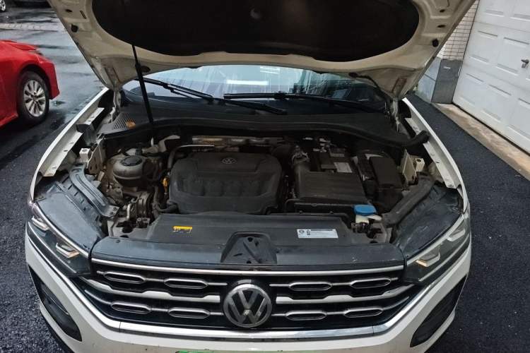 Used Volkswagen Tayron 2019 330TSI Two-Wheel Drive Luxury Model China VI Standard Engine Bay