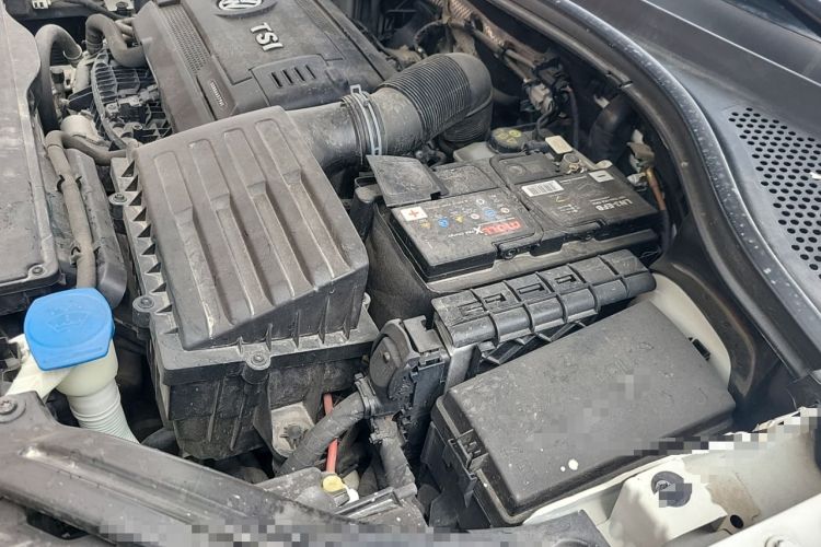 Used Volkswagen Tayron 2019 380TSI Four-Wheel Drive R-Line China VI-standard Engine Bay Left