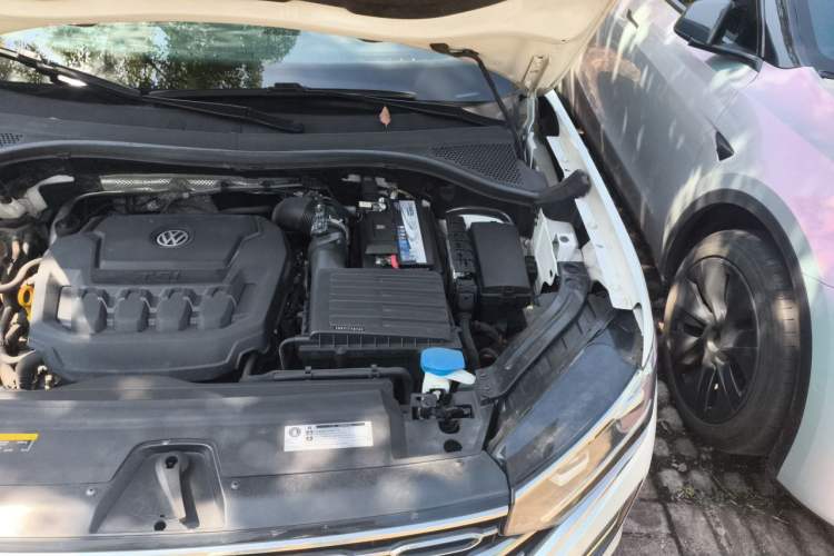 Used Volkswagen Tayron 2019 330TSI Two-Wheel-Drive Luxury Plus China VI Standard Engine Bay Left