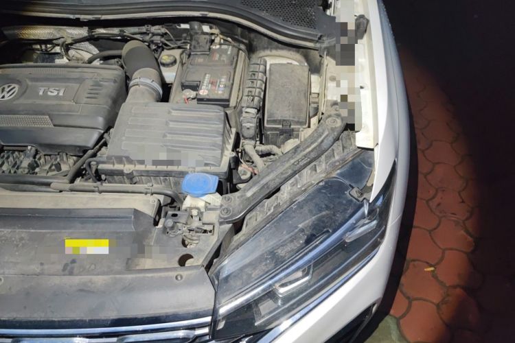 Used Volkswagen Tayron 2019 380TSI Four-Wheel Drive R-Line China VI-standard Engine Bay Left