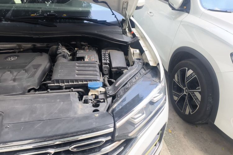 Used Volkswagen Tayron 2019 330TSI Two-Wheel-Drive Luxury Version China V Emission Standard Engine Bay Left