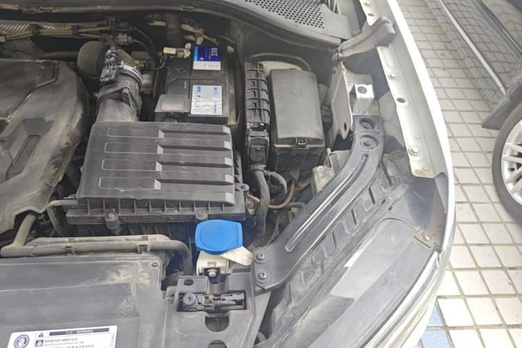 Used Volkswagen Tayron 2019 330TSI Two-Wheel-Drive Luxury Version China V Emission Standard Engine Bay Left