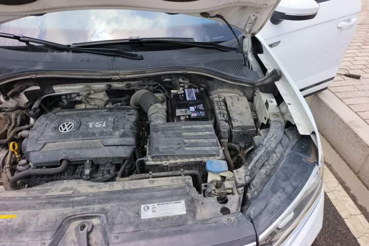 Used Volkswagen Tayron 2019 380TSI Four-Wheel Drive R-Line China VI-standard Engine Bay Left
