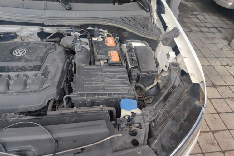Used Volkswagen Tayron 2019 330TSI Two-Wheel-Drive Luxury Version China V Emission Standard Engine Bay Left