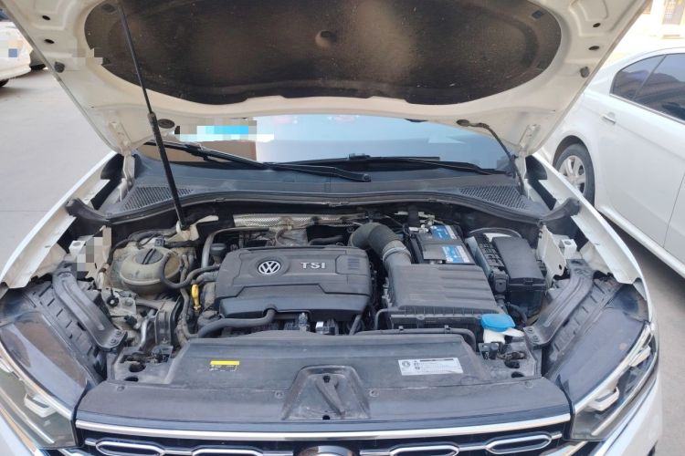 Used Volkswagen Tayron 2019 380TSI Four-Wheel Drive R-Line China VI-standard Engine Bay