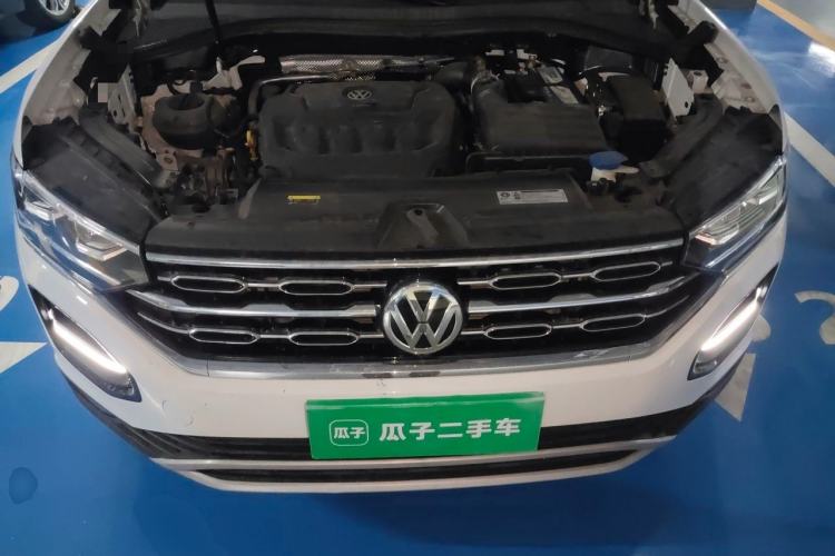 Used Volkswagen Tayron 2019 330TSI Two-Wheel Drive Luxury Model China VI Standard Engine Bay
