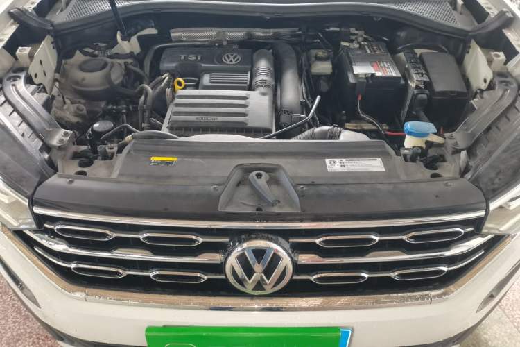 Used Volkswagen Tayron 2019 Teramont Edition 280TSI Two-Wheel Drive Luxury Model China VI Standard Engine Bay