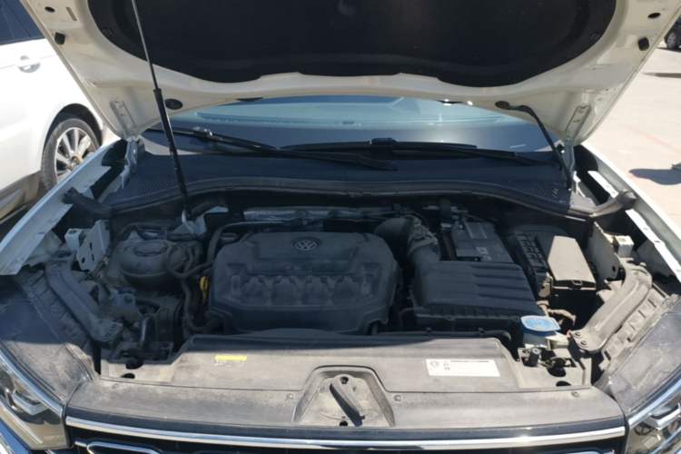 Used Volkswagen Tayron 2019 330TSI Two-Wheel Drive Luxury Model China VI Standard Engine Bay