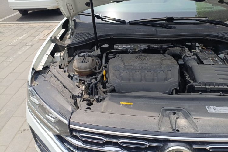 Used Volkswagen Tayron 2019 330TSI Two-Wheel Drive Luxury Model China VI Standard Engine Bay Right