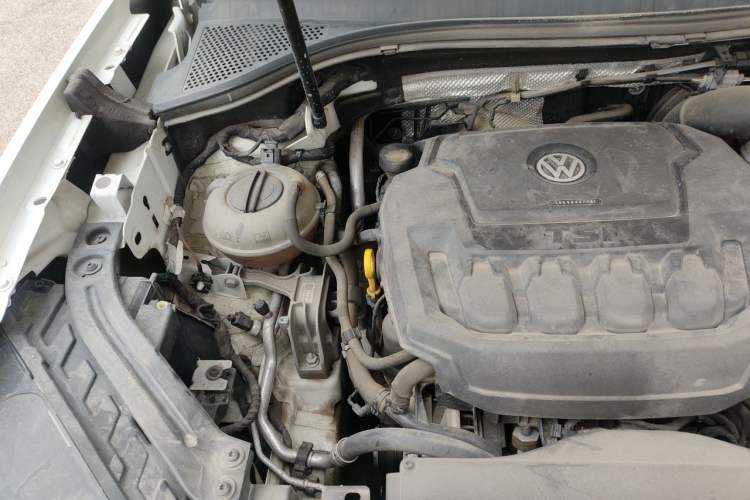 Used Volkswagen Tayron 2019 330TSI Two-Wheel Drive Luxury Model China VI Standard Engine Bay Right