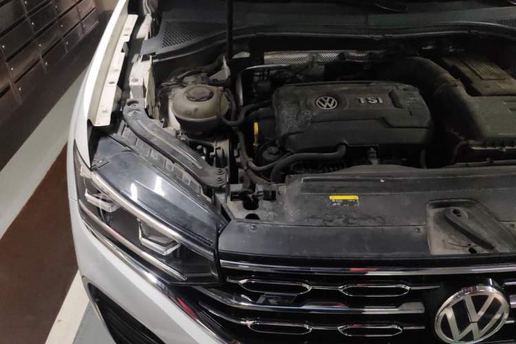 Used Volkswagen Tayron 2019 380TSI Four-Wheel Drive R-Line China VI-standard Engine Bay Right