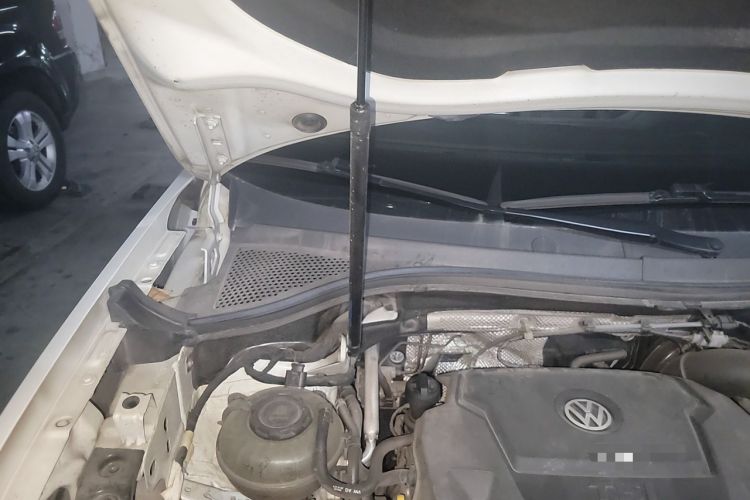 Used Volkswagen Tayron 2019 330TSI Two-Wheel Drive Luxury Model China VI Standard Engine Bay Right
