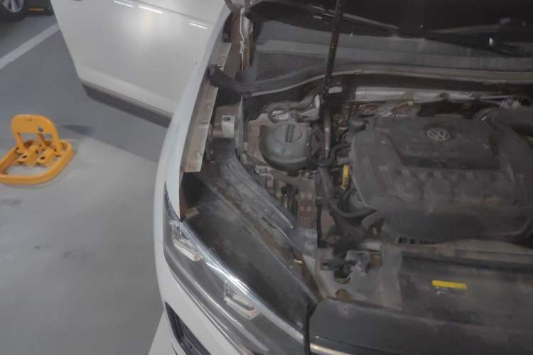 Used Volkswagen Tayron 2019 330TSI Two-Wheel Drive Luxury Model China VI Standard Engine Bay Right