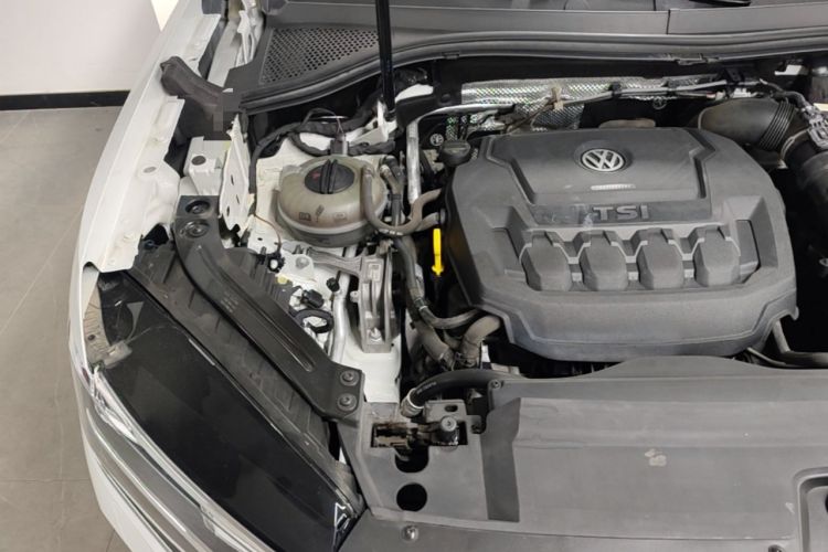 Used Volkswagen Tayron 2019 330TSI Two-Wheel-Drive Luxury Plus China VI Standard Engine Bay Right