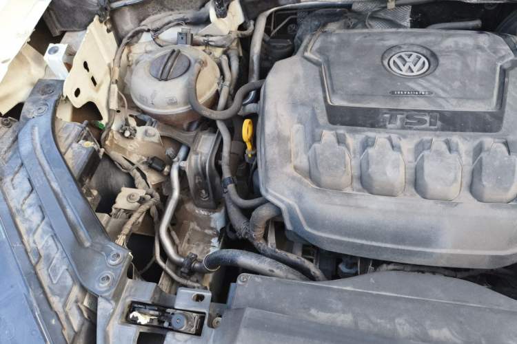 Used Volkswagen Tayron 2019 330TSI Two-Wheel Drive Luxury Model China VI Standard Engine Bay Right