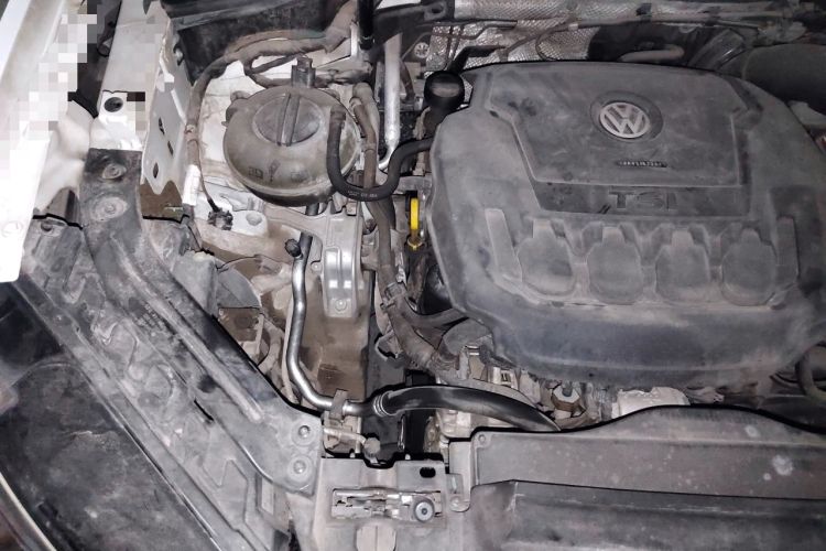 Used Volkswagen Tayron 2019 330TSI Two-Wheel Drive Luxury Model China VI Standard Engine Bay Right
