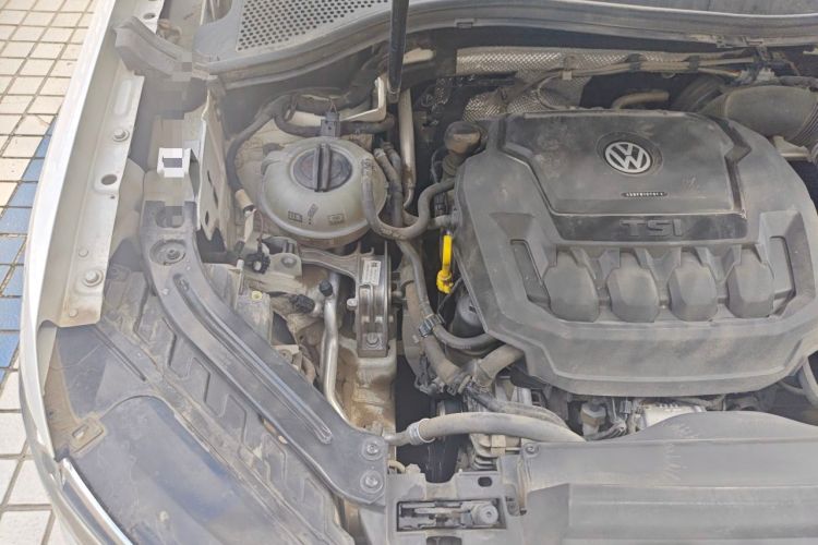 Used Volkswagen Tayron 2019 330TSI Two-Wheel-Drive Luxury Version China V Emission Standard Engine Bay Right