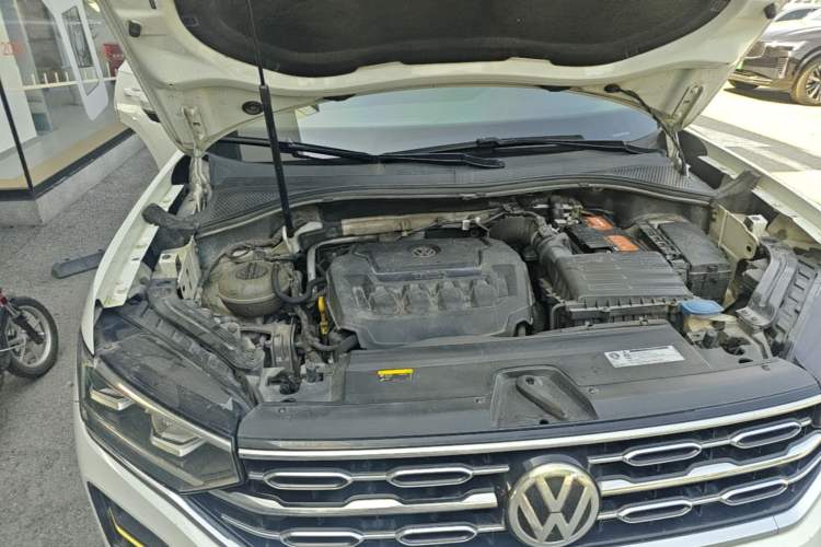 Used Volkswagen Tayron 2019 330TSI Two-Wheel-Drive Luxury Version China V Emission Standard Engine Bay Right