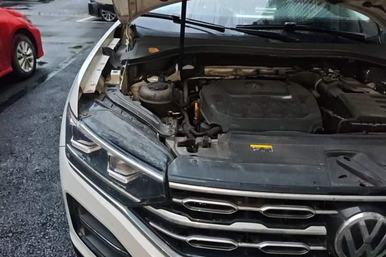 Used Volkswagen Tayron 2019 330TSI Two-Wheel Drive Luxury Model China VI Standard Engine Bay Right