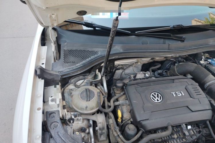 Used Volkswagen Tayron 2019 380TSI Four-Wheel Drive R-Line China VI-standard Engine Bay Right