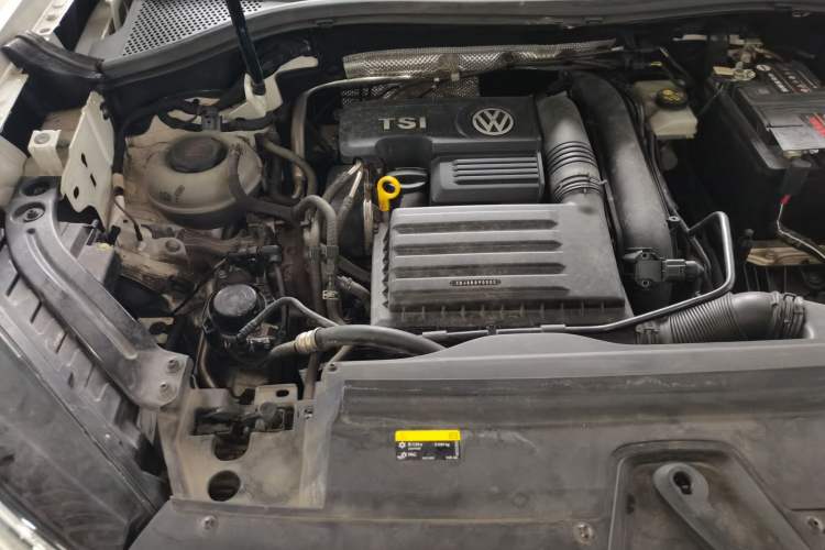 Used Volkswagen Tayron 2019 Teramont Edition 280TSI Two-Wheel Drive Luxury Model China VI Standard Engine Bay Right