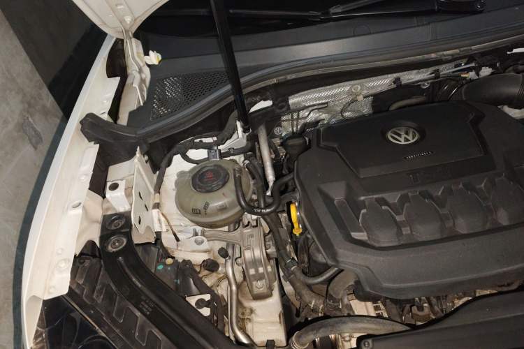Used Volkswagen Tayron 2019 330TSI Four-Wheel Drive Luxury Version China VI Standard Engine Bay Right