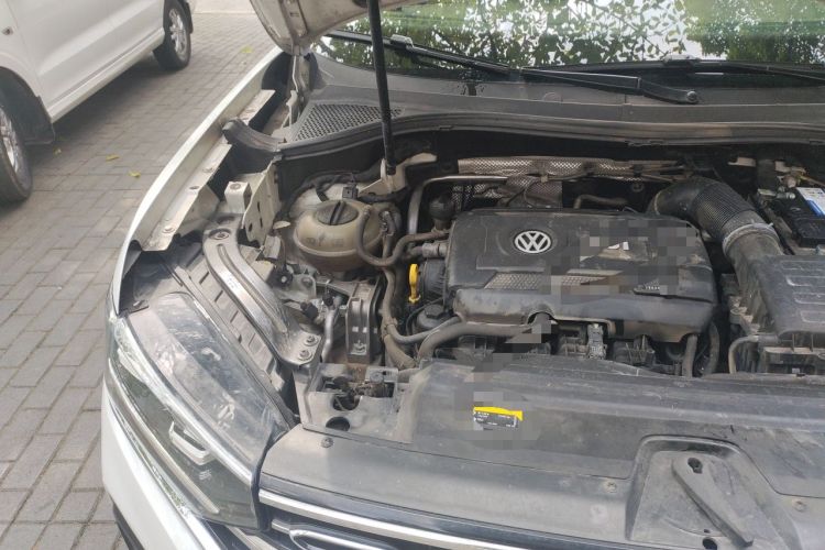 Used Volkswagen Tayron 2019 380TSI Four-Wheel Drive R-Line China VI-standard Engine Bay Right