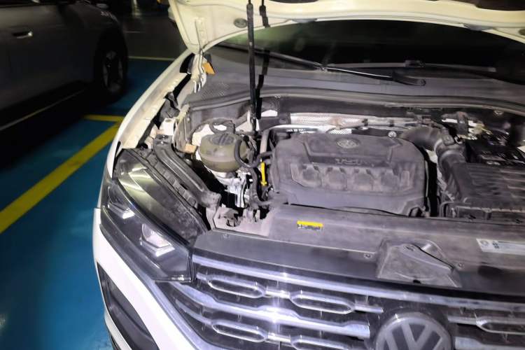 Used Volkswagen Tayron 2019 330TSI Two-Wheel Drive Luxury Model China VI Standard Engine Bay Right