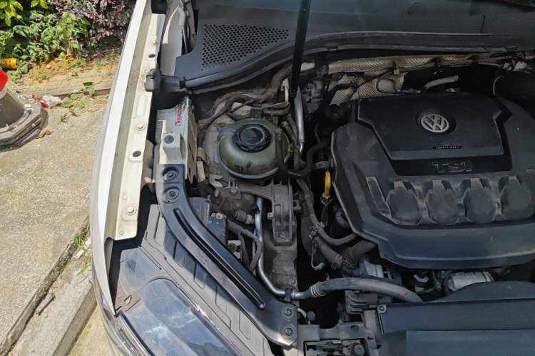 Used Volkswagen Tayron 2019 330TSI Two-Wheel Drive Luxury Model China VI Standard Engine Bay Right