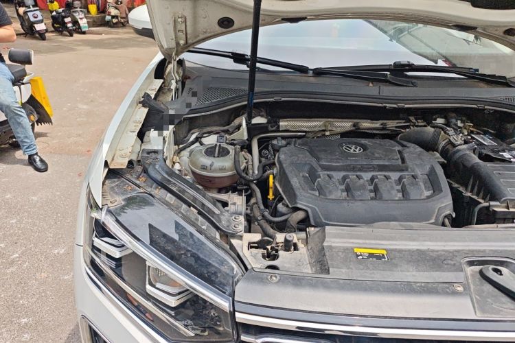 Used Volkswagen Tayron 2019 330TSI Two-Wheel Drive Luxury Model China VI Standard Engine Bay Right