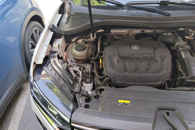 Used Volkswagen Tayron 2019 330TSI Two-Wheel Drive Luxury Model China VI Standard Engine Bay Right