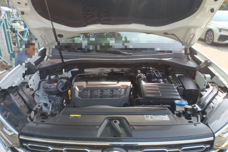 Used Volkswagen Tayron 2019 330TSI Two-Wheel Drive Luxury Model China VI Standard Engine Bay