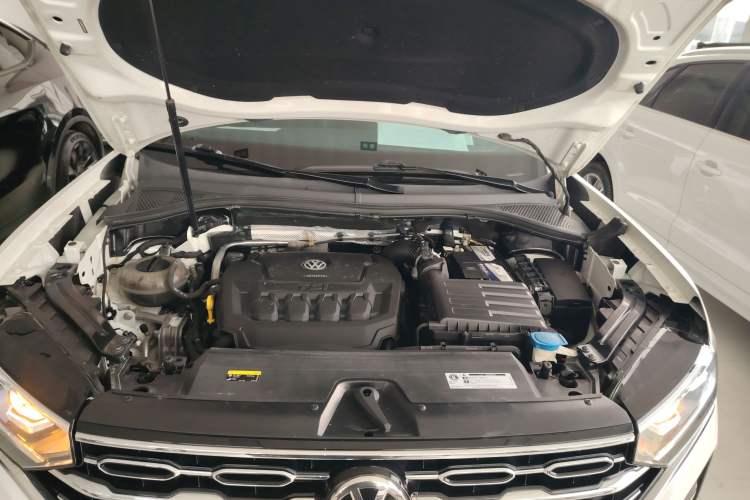 Used Volkswagen Tayron 2019 330TSI Four-Wheel Drive Luxury Version China VI Standard Engine Bay