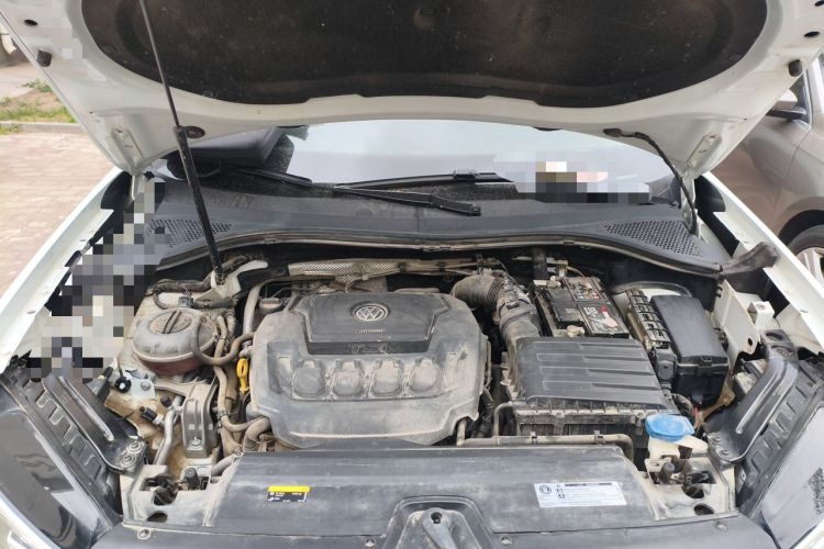 Used Volkswagen Tayron 2019 330TSI Two-Wheel Drive Luxury Model China VI Standard Engine Bay