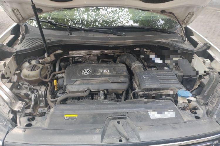 Used Volkswagen Tayron 2019 380TSI Four-Wheel Drive R-Line China VI-standard Engine Bay