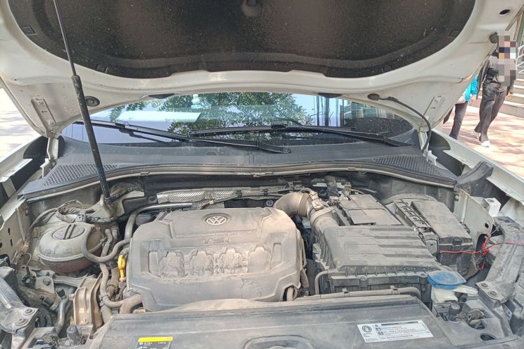 Used Volkswagen Tayron 2019 330TSI Two-Wheel Drive Luxury Model China VI Standard Engine Bay