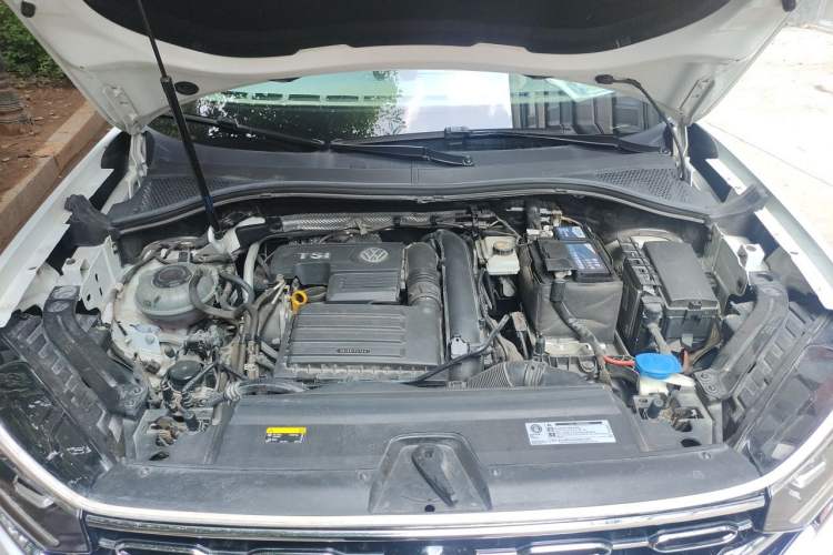 Used Volkswagen Tayron 2019 Teramont Edition 280TSI Two-Wheel Drive Luxury Model China VI Standard Engine Bay