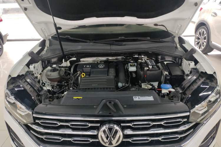 Used Volkswagen Tayron 2019 Teramont Edition 280TSI Two-Wheel Drive Luxury Model China VI Standard Engine Bay