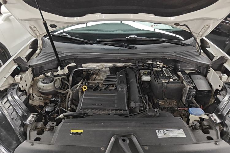 Used Volkswagen Tayron 2019 Teramont Edition 280TSI Two-Wheel Drive Comfort Model China VI Standard Engine Bay